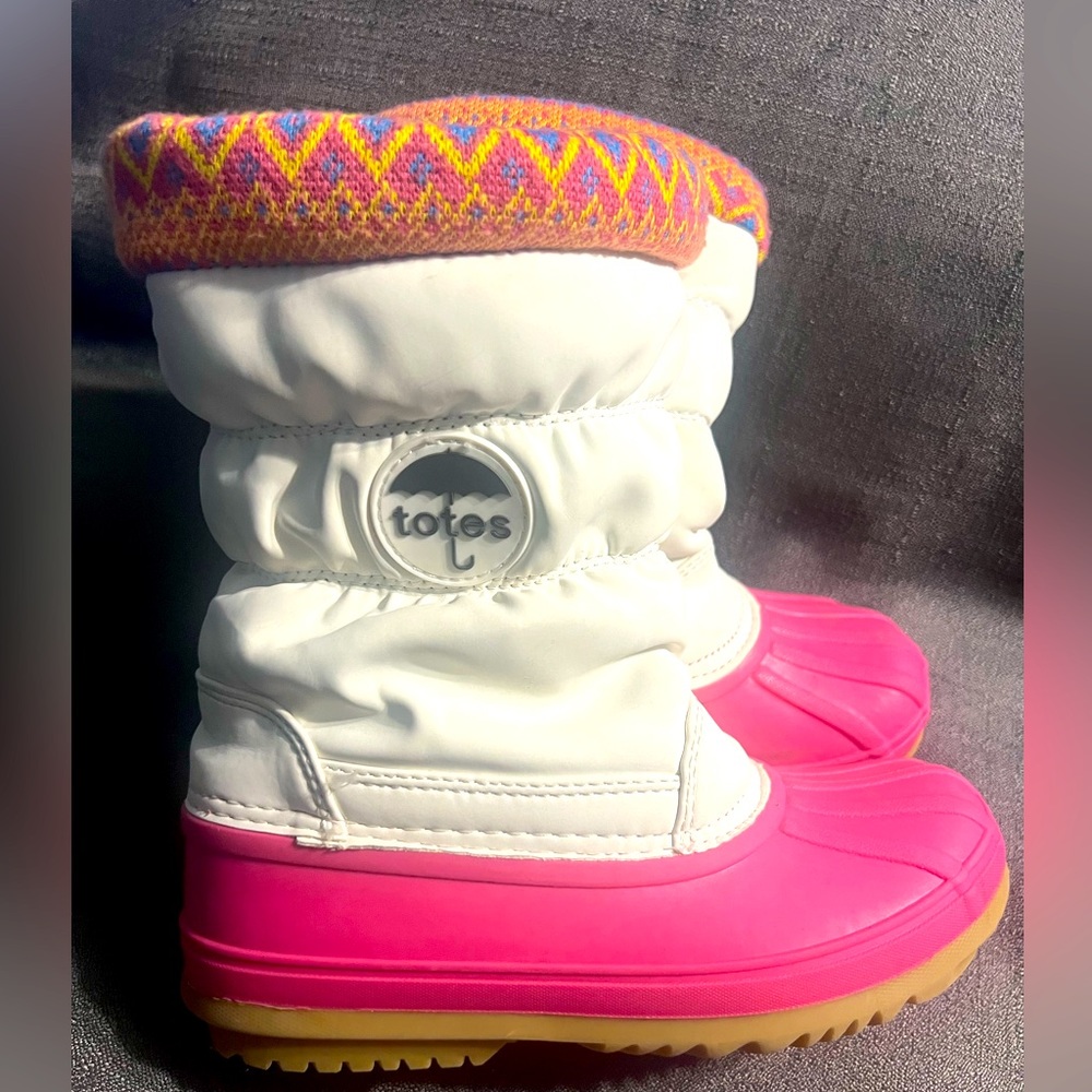 Totes white and pink snow boots size 2